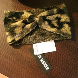 NWT Steve Madden Camo Headband